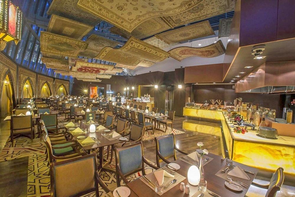 Hotel The Torch Doha